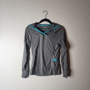 Saucony Women's Gray Hooded Long-Sleeve Running Top with Teal Trim
